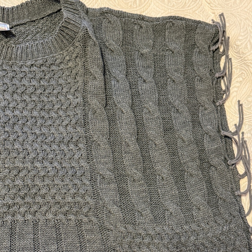 Gray Cable Knit Women's Sweater - Picture 8 of 9
